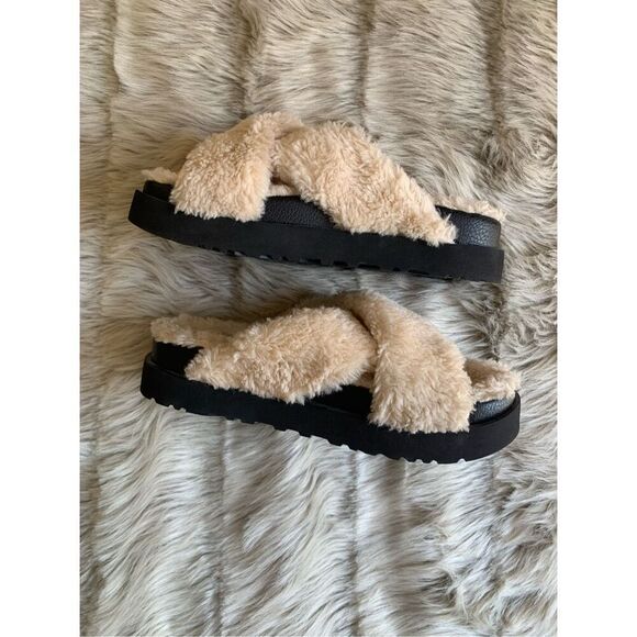 UGG Fuzz Sugar Slide Sandal in Natural / Black Size US 9 - Picture 4 of 11